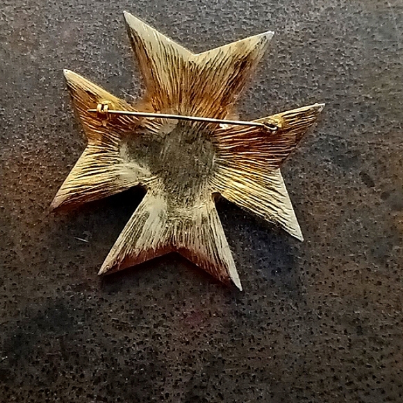 💕Furry vintage cross leopard pin💕 - Picture 3 of 3